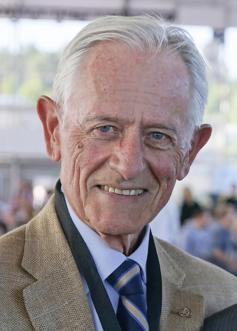 Eivald M. Q. Røren: 1934 - 2016